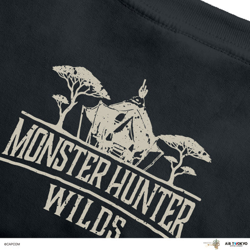 "Monster Hunter: World" Scene Illustration T-Shirt 3 (Ailuro & Healing Beetle) Charcoal