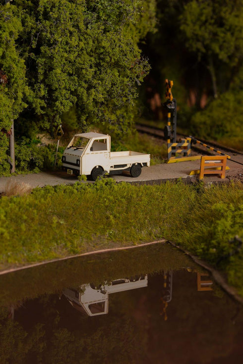 『まちかどアクセサリーシリーズ』1/80スケール ペーパーキット 軽トラック(白・シルバー・淡草)