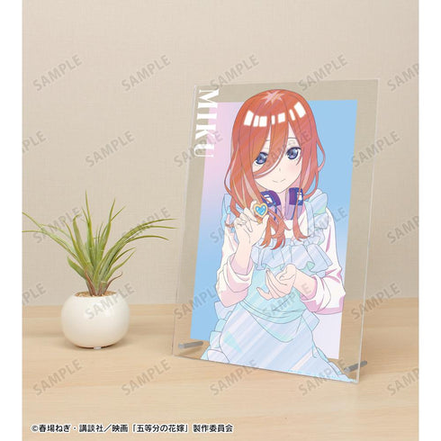 『五等分の花嫁』描き下ろしイラスト 中野三玖 制服エプロンver. Ani-Art clear label A4アクリルパネル【202501再販】
