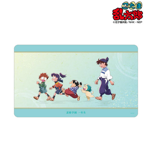 『忍たま乱太郎』描き下ろし 一年生集合 みんなで歩むの段ver. マルチデスクマット