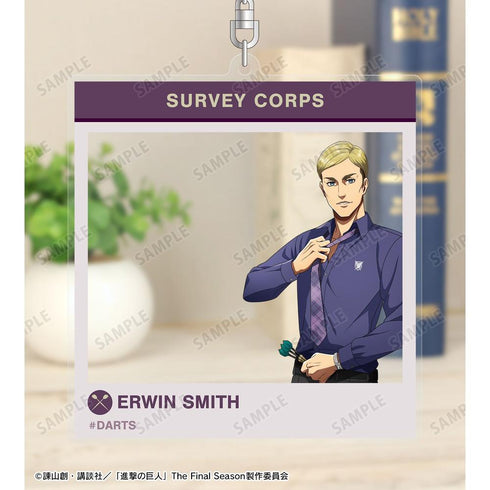 『進撃の巨人』描き下ろし エルヴィン レトロ風ファッションver. SNS風BIGアクリルキーホルダー【202604再販】