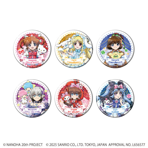 『魔法少女リリカルなのはシリーズ×サンリオキャラクターズ』ホログラム缶バッジ(57mm)01/BOX(全6種)(等身イラスト)