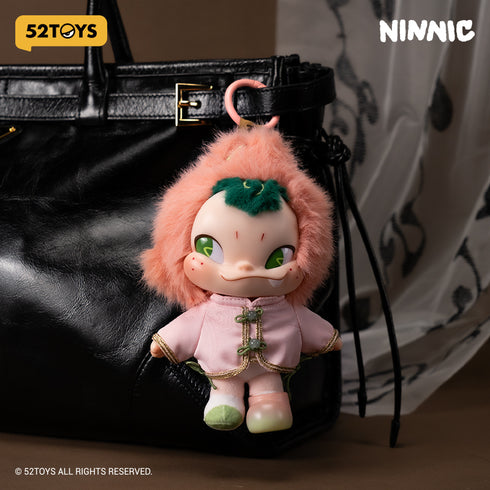 『NINNIC』004_52TOYS チャイナピーチ ぬいぐるみストラップ
