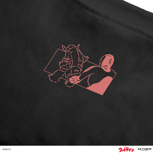 『ウルトラマンシリーズ』第1弾 アメコミイラストTシャツ 3(ゴモラ)ブラック