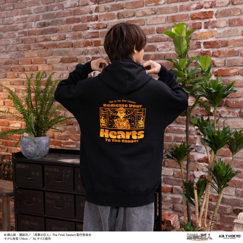 『進撃の巨人』TVアニメ シーンイラストパーカー 2(本物の敬礼)