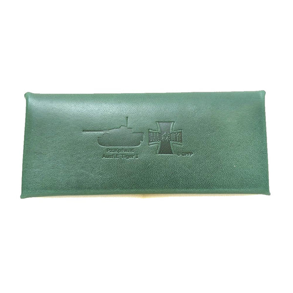 『ガールズ&パンツァー』レザーマルチケース (黒森峰女学園)