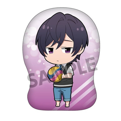 『RE-MAIN』ダイカットクッション 牛窓喜晴