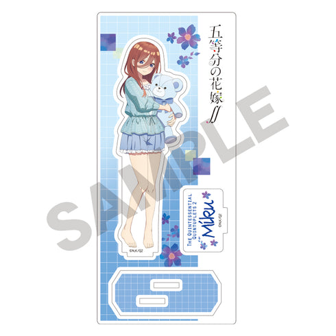 『五等分の花嫁∬』アクリルスタンド 中野三玖 ぬいぐるみ抱っこ