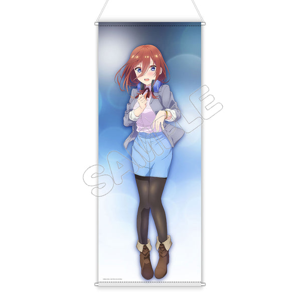 『映画 五等分の花嫁』描き下ろしほぼ等身大タペストリー (私服) 中野三玖