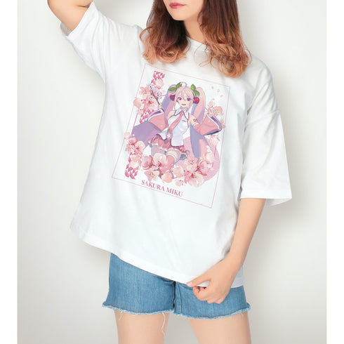 『初音ミクシリーズ 桜ミク』描き下ろしイラスト 桜ミク Art by kuro BIGシルエットTシャツ