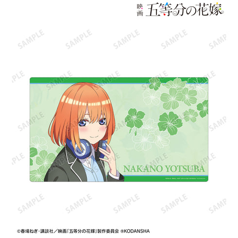 『映画 五等分の花嫁』描き下ろしイラスト 中野四葉 ⾐装交換ver. プレイマット