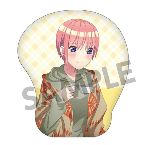 『映画 五等分の花嫁』描き下ろしむにゃもちクッション 中野一花 キャンプ ver.