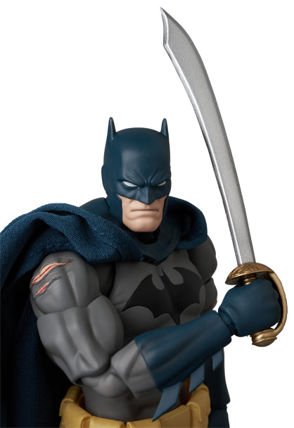 『BATMAN』MAFEX DAMAGE Ver.(BATMAN: HUSH Ver.)