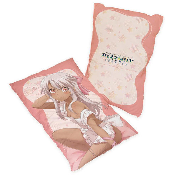 『Fate/kaleid liner プリズマ☆イリヤ Licht 名前の無い少女』描き下ろし まくらカバー(クロエ/エプロン)
