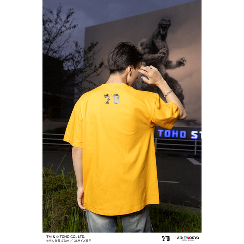 『ゴジラ』ゴジラ 70 周年記念 昭和シリーズ シーンイラスト T シャツ 1(サンセット)