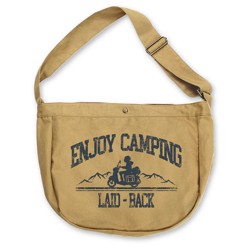 『ゆるキャン△ SEASON3』バイクシルエット志摩リン ニュースペーパーバッグ サンドカーキ