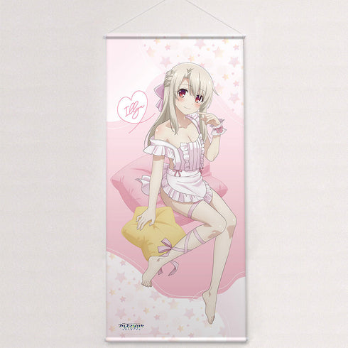 『Fate/kaleid liner プリズマ☆イリヤ Licht 名前の無い少女』描き下ろし 特大タペストリー(イリヤ/エプロン)