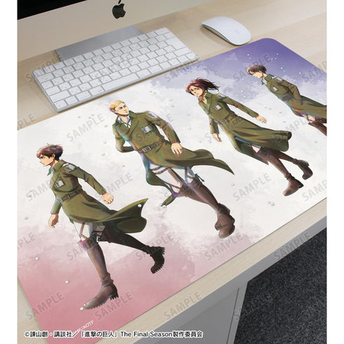『進撃の巨人』描き下ろし 集合 冬の歩みver. マルチデスクマット【202601再販】