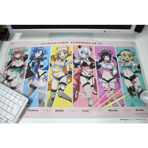 『戦姫絶唱シンフォギアXV』描き下ろし デスクマット【小悪魔ウェイトレス】