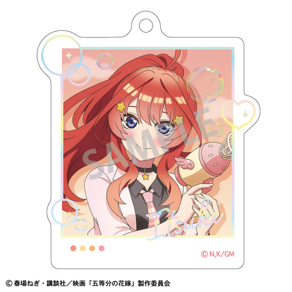 『映画 五等分の花嫁』オーロラ箔押しキーホルダー 中野五月 バブルガン