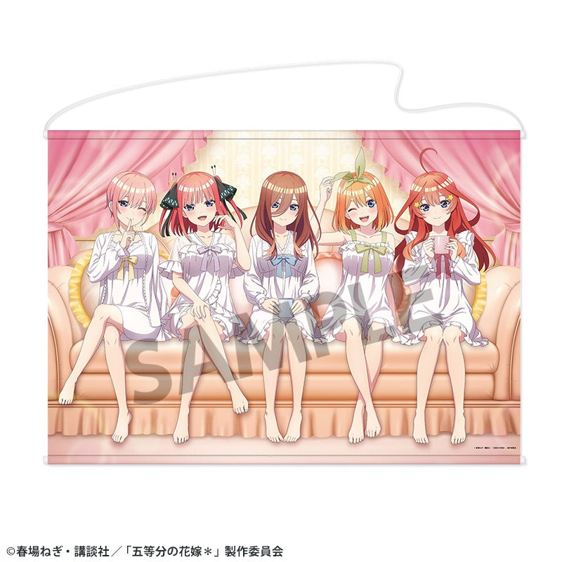 『五等分の花嫁*』描き下ろしB1タペストリー ナイトウェア ver.