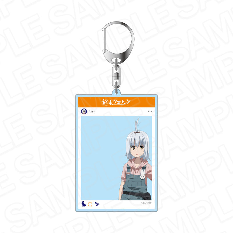 『終末ツーリング』SNS風アクリルキーホルダー アイリ