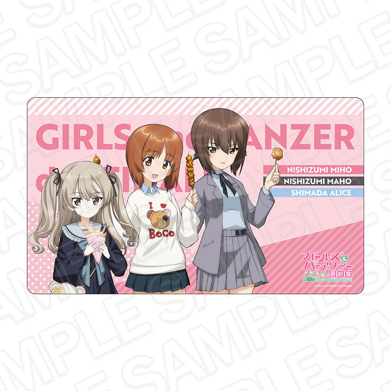 『ガールズ&パンツァー 最終章』ラバーデスクマット 西住 みほ&西住 まほ&島田 愛里寿 食べ歩き ver.