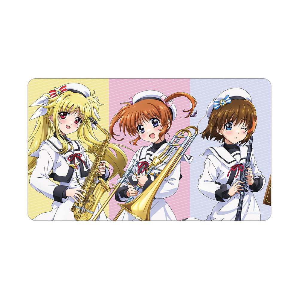 『魔法少女リリカルなのはシリーズ』描き下ろし 高町なのは&フェイト・T・ハラオウン&八神はやて 吹奏楽ver. マルチデスクマット【202506再販】