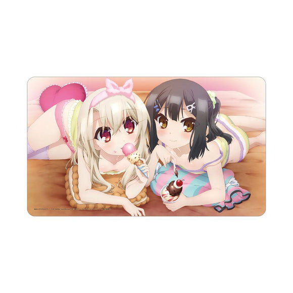 『Fate/kaleid liner プリズマ☆イリヤ ツヴァイ!』イリヤ&美遊 マルチデスクマットver.A