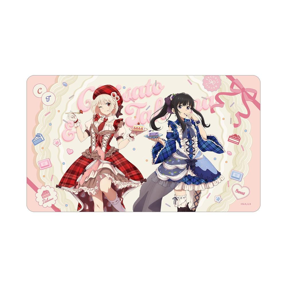 『リコリス・リコイル』描き下ろし 錦木千束&井ノ上たきな スイーツ衣装ver. マルチデスクマット