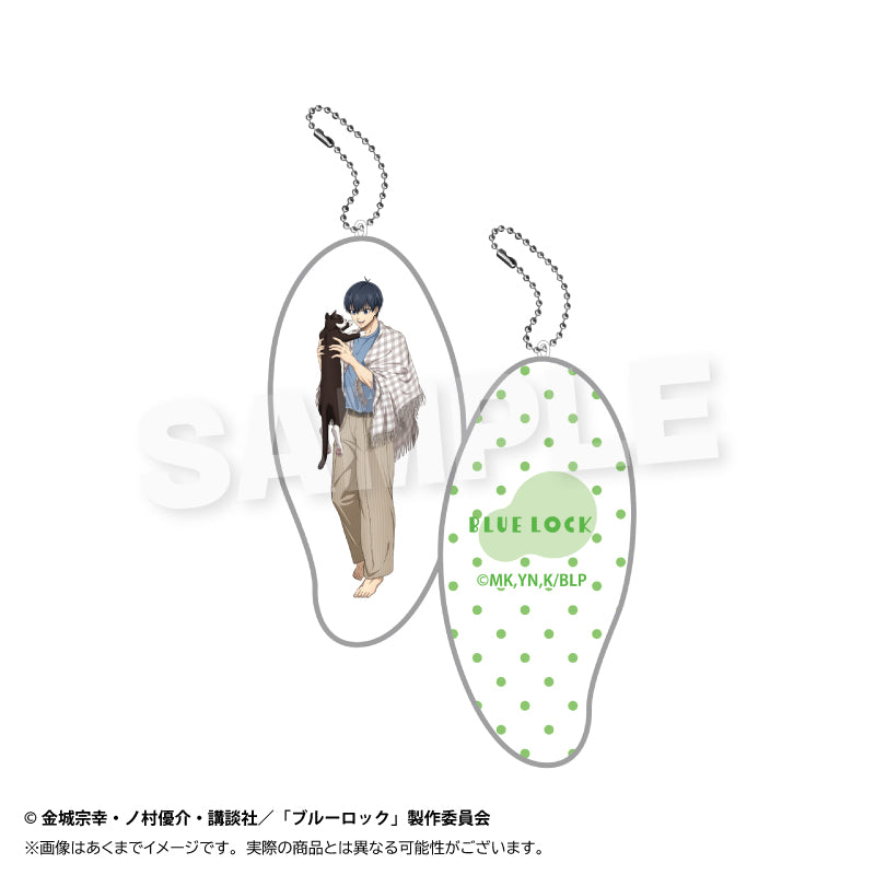 『ブルーロック』クッションキーホルダー 猫と戯れVer. 潔世一